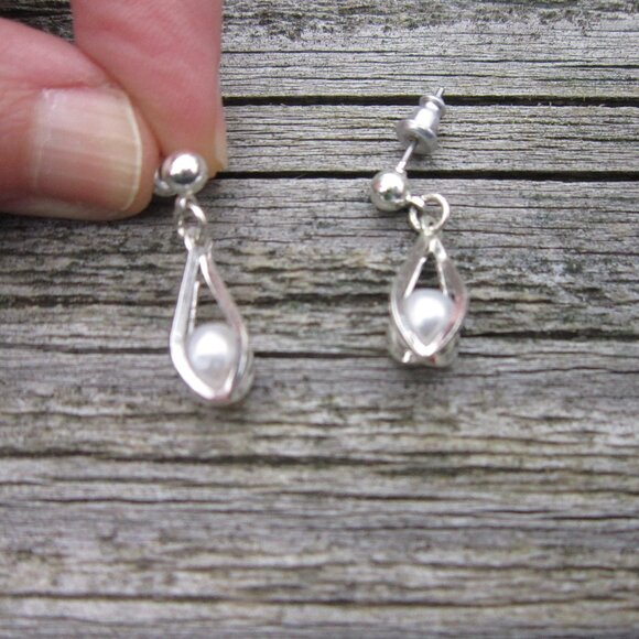 Vintage Tear Drop Stainless Steel Earrings Faux Pearl Dangle Drop Wedding - Picture 2 of 2